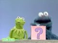Sesame Street Kermit And Cookie Monster And The Mystery Box