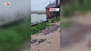 Efteni Gölü’nde Heyelan! İskele Yıkıldı