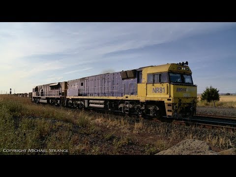 TT Class Locomotive On 4PM4 Steel Wagons & Container Train (8/12/2019) - PoathTV Australian Railways