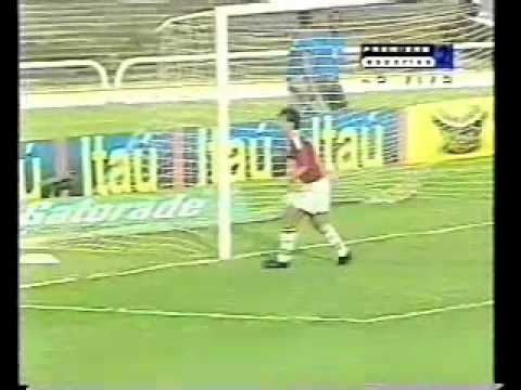 08/11/2003 - Fluminense 3 x 2 Coritiba - Entrevista com Romário, após o jogo