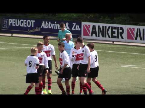 2016-08-20 Stan scoort met een kopbal (uit een corner)