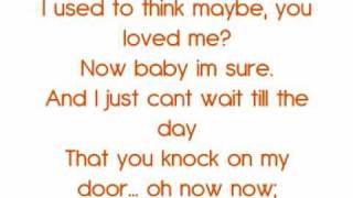 Glee Girls - Halo / Walking on the sunshine LYRICS