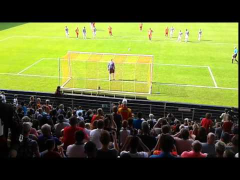 LIVEGOALS: Leon de Kogel schiet penalty raak!