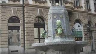 Pecs, Hungary Tourism : Pecs Tourism: Zsolnay Fountain