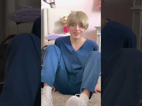 a lil get ready with me for my Jinx manhwa kim dan cosplay photoshoot 💛 #cosplay #jinxmanhwa