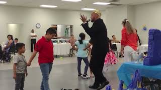 Payaso Príncipe Pikorete Celebrando el Cumpleaños de Gerson Kaleb en Apopka Fl Zapatos Apestosos