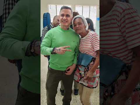 Tarek William Saab brindó solidaridad a familias en la U.E Jesús Enrique Losada del Recreo