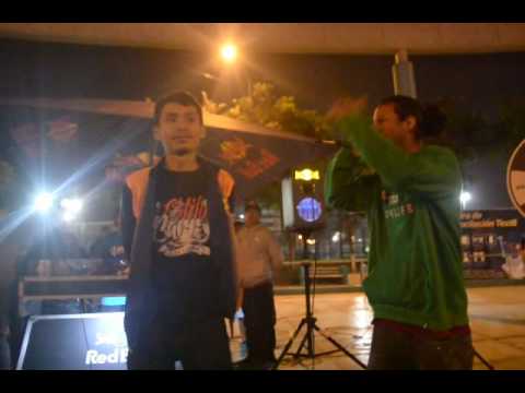 BLAXIMENTAL vs MC GARROZ - Tour Final Internacional RedBull Batalla de Los Gallos - PRO