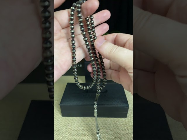 سبحة كوك أسود بنقوش ذهبية – 99 خرزة