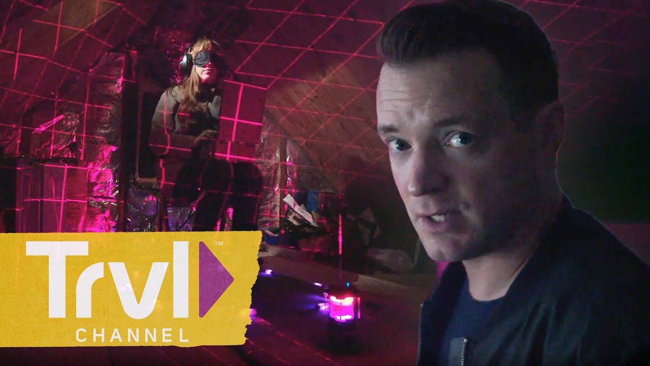 Chilling Spirit Box Session in Family's Attic | Kindred Spirits | Travel Channel