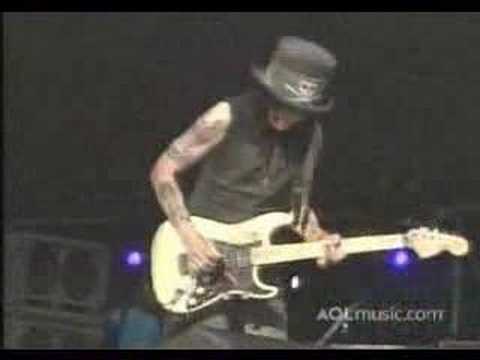 Motley Crue - Kickstart My Heart (Live 8 @ Barrie)