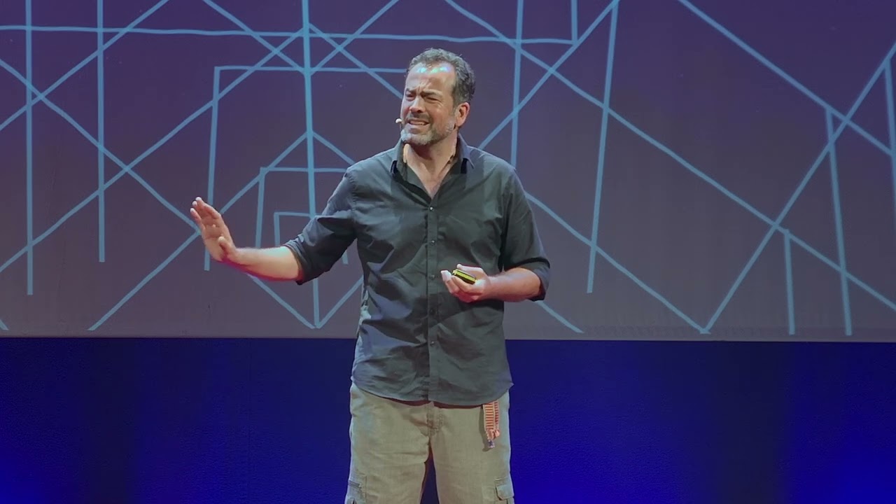 Las medicinas sagradas de una cultura, las drogas mortales de otra | Jerónimo Mazarrasa | TEDxDaltVila