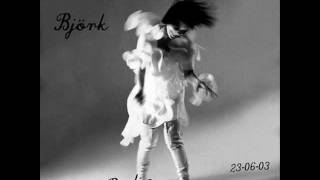 Björk - Where is the Line? (live at the Treptow Arena, Berlin)
