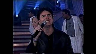 Download lagu Planeta Xuxa | Chitãozinho & Xororó cantam 'Alô' na REDE GLOBO em 1999 - INÉDITO mp3