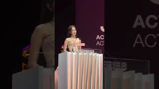 خطاب جيسو عند استلامها جائزة مدام فيغارو "النجم الصاعد" كأول فنان آسيوي في التاريخ🔥👑#jisoo