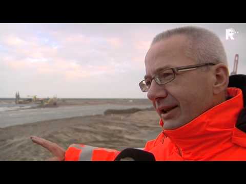 Maikel Coomans op Maasvlakte 2 met Sjaak Poppe van het Havenbedrijf Rotterdam
