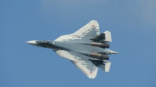 Download lagu Sukhoi Su-57 'Felon' performs at the Maks 2021 airshow. mp3
