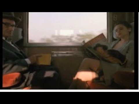 Debora Caprioglio in Paprika, cosce da capogiro.