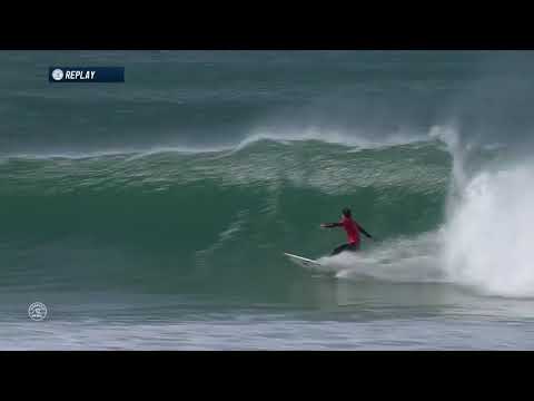 Como o Gabriel Medina saiu desse tubo?! 😱 Corona Open J-Bay 2017
