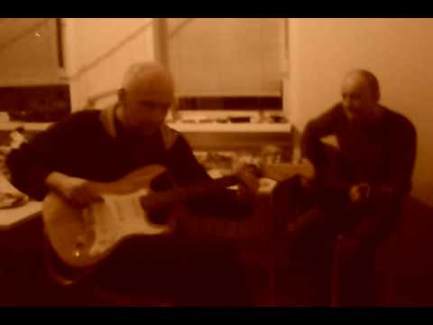 Schmerzen an der Basis des Halses vor Beule am Gelenk des Fingers nach einer Verletzung