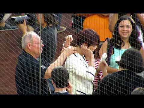 Yonghwa 정용화 CNBLUE 씨엔블루 Craziness at Dodger Stadium