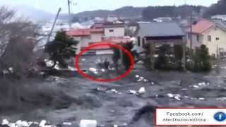 3 Ghosts Filmed During Japan Tsunami   直擊幽靈？  日本311海嘯驚見神祕3白煙