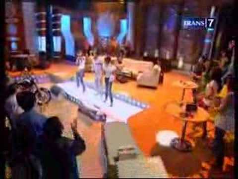 EMPAT MATA - " RATU " LELEKI BUAYA DARAT