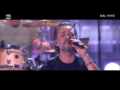 Achtung Babies cantano "Wish you were here" - The Band 13/05/2022