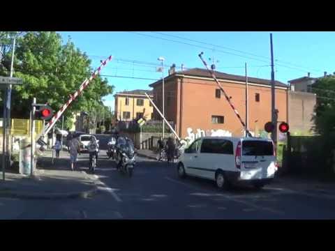 Passaggio a livello di via Rimesse - Bologna / Level Crossing / Železniční přejezd / 踏切