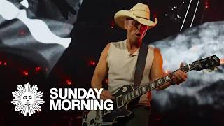 The real no-shoes Kenny Chesney
