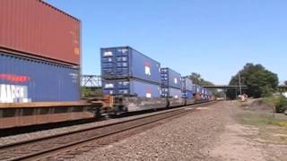preview picture of video 'UP SD70ACe twin stack train in Kelso,WA'