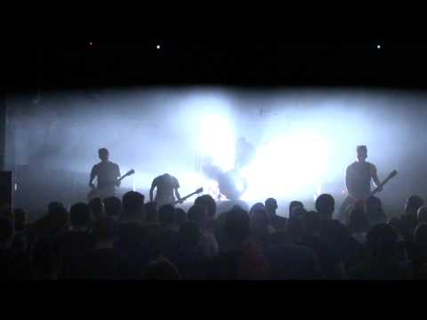 REGARDE LES HOMMES TOMBER  live Mfest Tours 06-09-2014