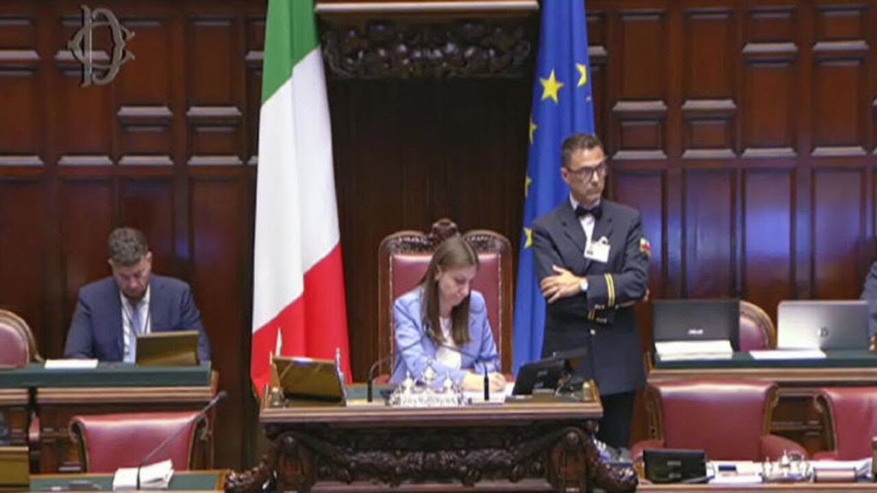 Conte: Meloni si sveglia la mattina e chiede a Chat Gpt 'Crea un mondo fantastico', realtà è diversa