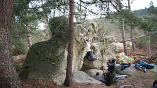 Hannes Puman climbing Amok 8A in Fontainbleau by Five Ten