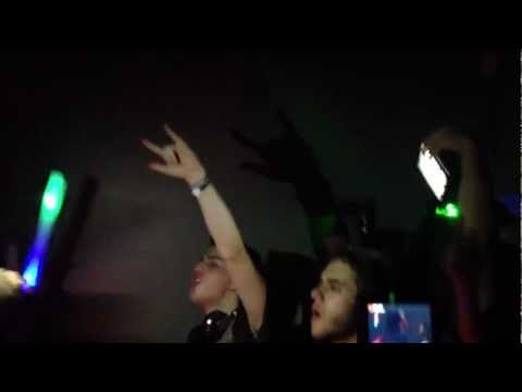 Porter Robinson & Zedd - Unison (Knife Party Remix)/100% In The Bitch - Motiv