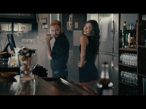 Letterkenny - New Waitresses at MoDean's II (S3E3)