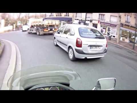 comment negocier un rond point en moto