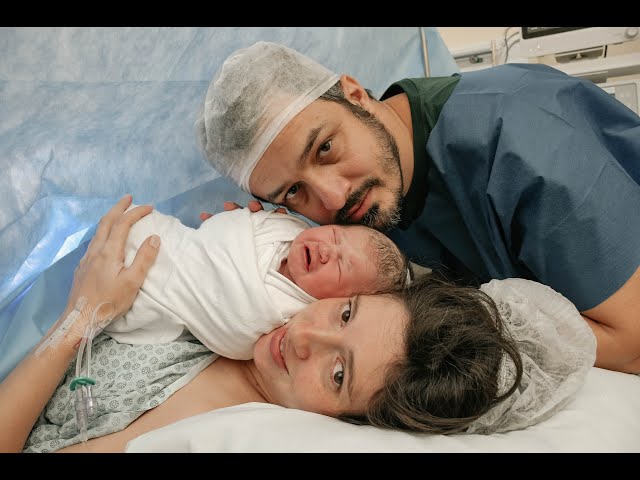 Fotografia de Parto - Newborn - Evelyn Moura Fotografia em Niterói, Rio de Janeiro - ensaio infantil - newborn de recém nascido - partos - parto em niteroi - registro de parto - maternidade são francisco - doce nascer - parto humanizado - parto normal '