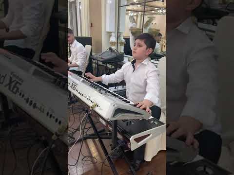 Георгий Аветисян-2022 соло на клавишных инструментах ( 11-лет ) Аккомпанемент- Георгий Капрелян