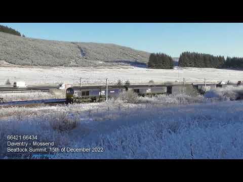 Wintery Beattock Summit with 66421 & 66434 on 4S43 Daventry - Mossend: 15/12/22