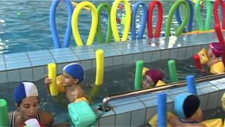 preview picture of video 'Giocare Nuotando - Nuotare Giocando: corsi di nuoto per i bimbi alle Terme di Punta Marina'