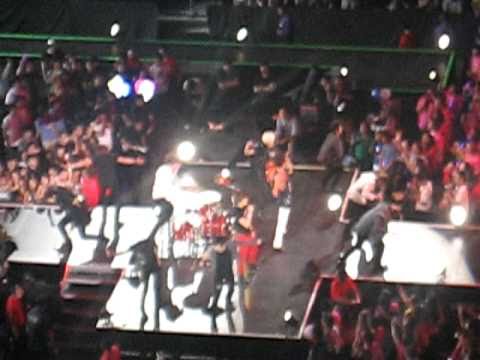 Trax & Changmin & Super Junior- Don't Don @ SMTOWN 2010 in LA