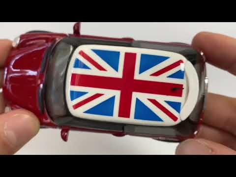 Металлическая машинка Kinsmart 1:28 «Mini Cooper S (С принтом флага)» KT5059DF инерционная / Красный