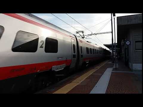 HD - Incrocio Treno TAF 91 e Frecciargento (FA 8434) Roma Termini - Venezia S. Lucia