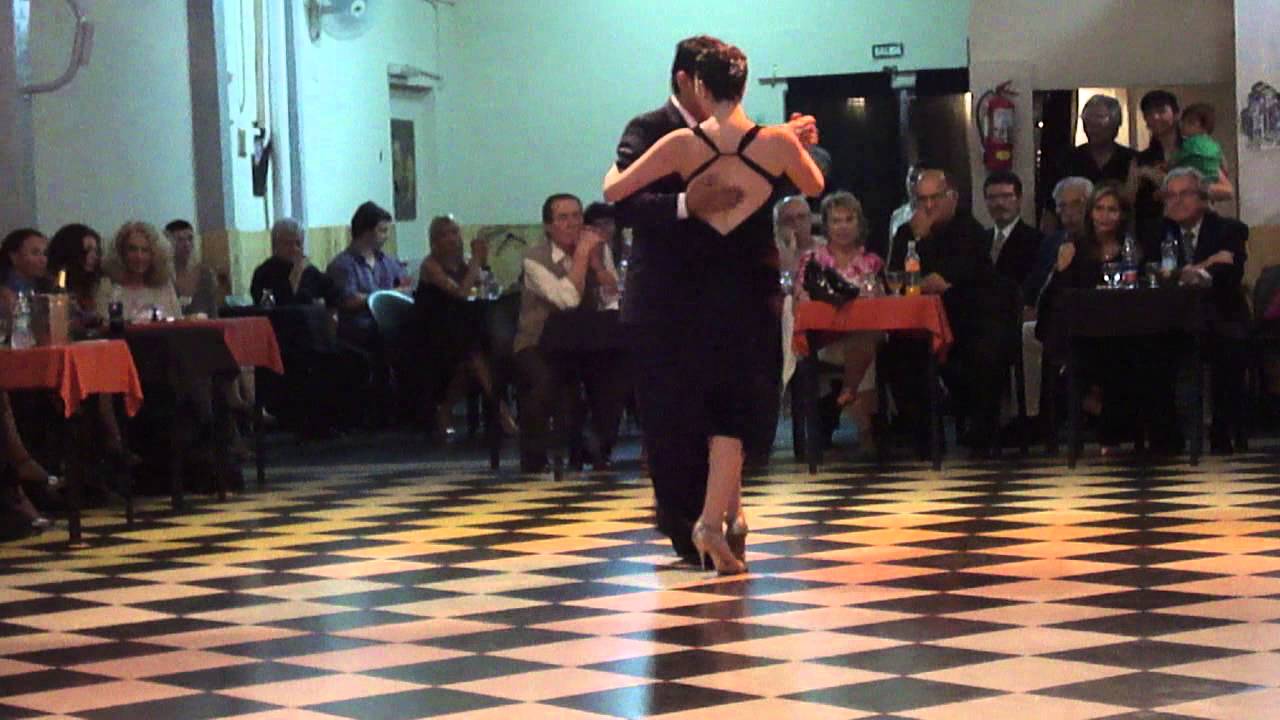 Sin Rumbo, bailan Julieta Questa y Raul Choque 2/3