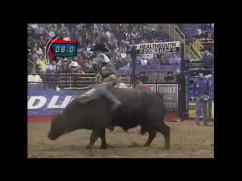 Justin McBride vs El Nino - 01 PBR St. Louis (89.5 pts)
