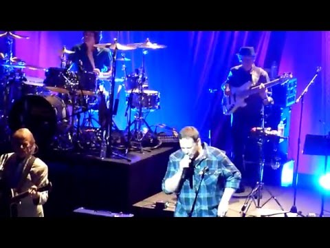 Brian Wilson and Band  - Don't Worry Baby [London Palladium 22 May 2016]