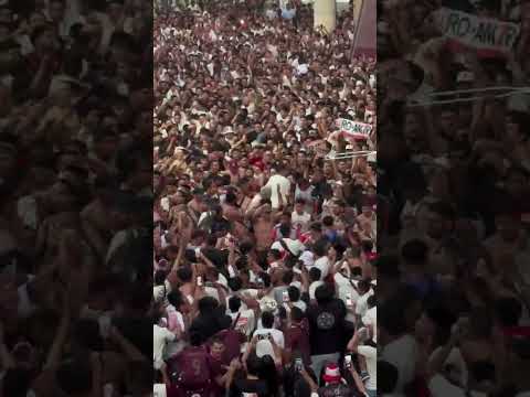 "SOLO 6 FINALES MAS MUCHACHOS !!! UNIVERSITARIO RUMBO AL TRI #futbol #shorts #youtubeshorts #youtube" Barra: Trinchera Norte &bull; Club: Universitario de Deportes