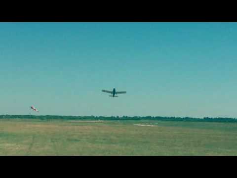 Décollage avion banderole publicitaire