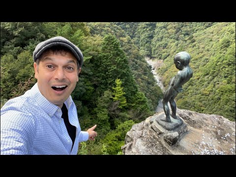 日本懸崖邊的撒尿男孩 (Japan’s Cliffside Peeing Boy)